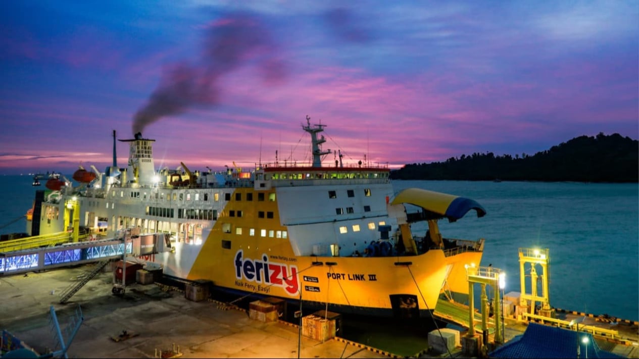 ferry-kini-jadi-salah-satu-moda-transportasi-utama-pilihan-masyarakat,-asdp-kasih-buktinya