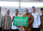 baznas-tanah-datar-salurkan-beasiswa-untuk-198-calon-mahasiswa