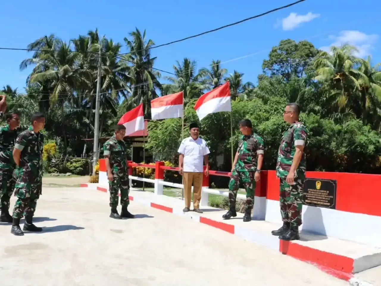 tim-wasrik-dari-itjenad-didampingi-dandim-0311/pessel-tinjau-jembatan-armco-di-muara-gadang