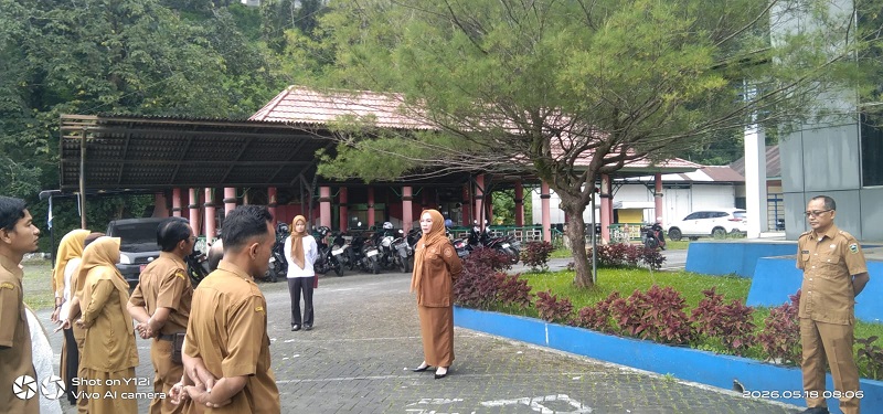 kadis-kominfo-kabupaten-solok-pimpin-apel-pagi,-tekankan-disiplin-dan-profesionalisme
