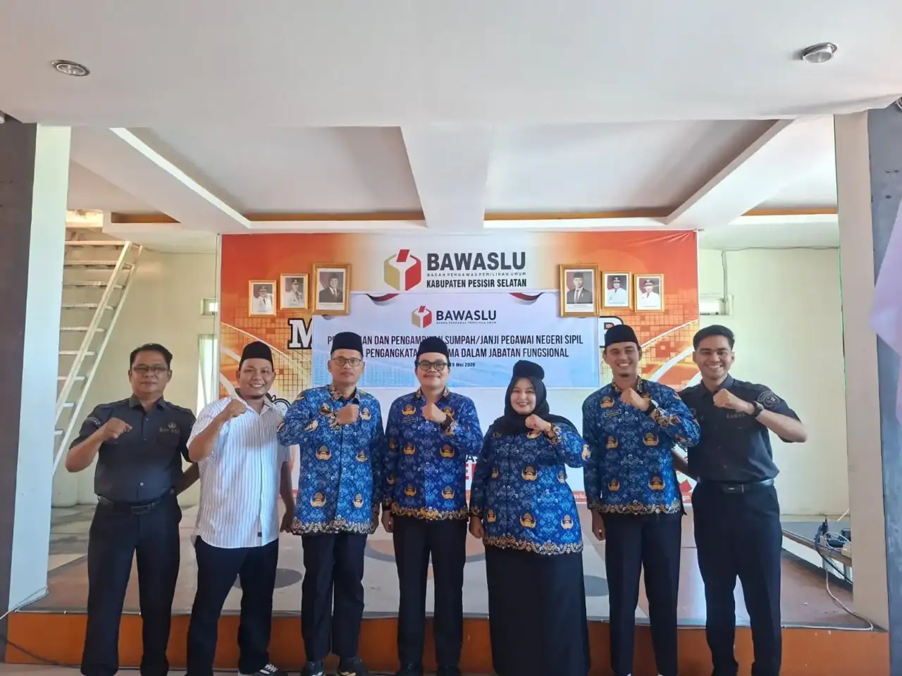 perkuat-sdm-pengawasan-pemilu,-3-staf-sekretariat-bawaslu-pesisir-selatan-resmi-dilantik-sebagai-pns-fungsional