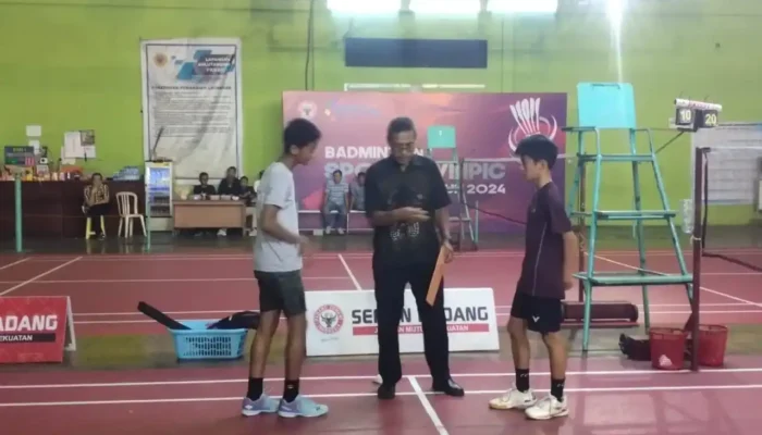 Disdikbud Padang Cetak Atlet Bulu Tangkis Muda Berbakat