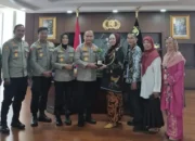 Kapolda Sumbar Sumbang Seribu Bibit Pohon untuk IMLF-4