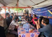 kasubbid-penmas-bidhumas-polda-sumbar-kompol-adhi-jais-ngopi-bareng-dengan-awak-media-di-posko-teh-talua
