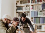 pentingnya-literasi-digital-bagi-gen-z-untuk-hindari-gaya-hidup-konsumtif