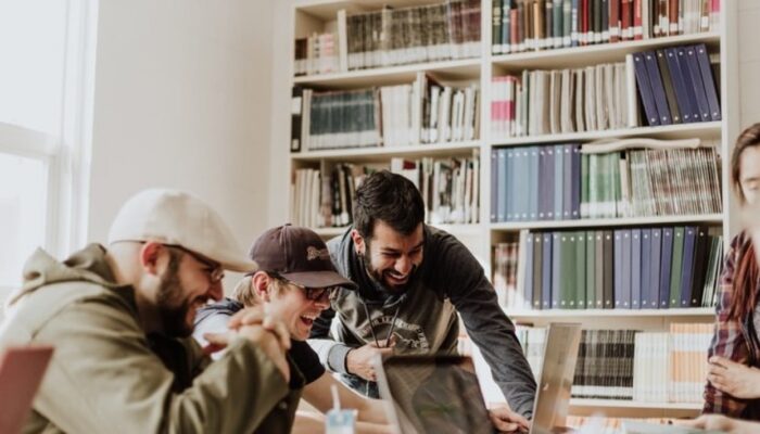 Generasi Z Perlu Memperkuat Literasi Demi Kesehatan Finansial