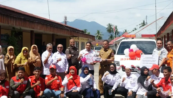 Jasa Raharja Serahkan Ambulans untuk Layanan Kemanusiaan PMI Payakumbuh