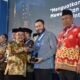 terbaik-validitas-data-pendidikan-wako-fadly-amran-terima-penghargaan-dari-kemendikdasmen