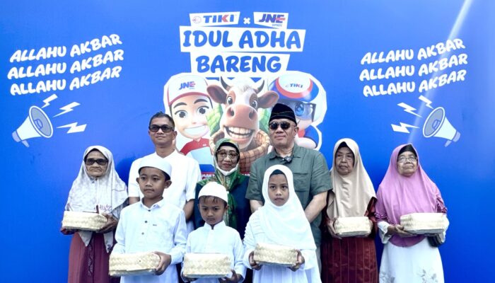 JNE dan TIKI Salurkan Kurban bagi Warga Jakarta