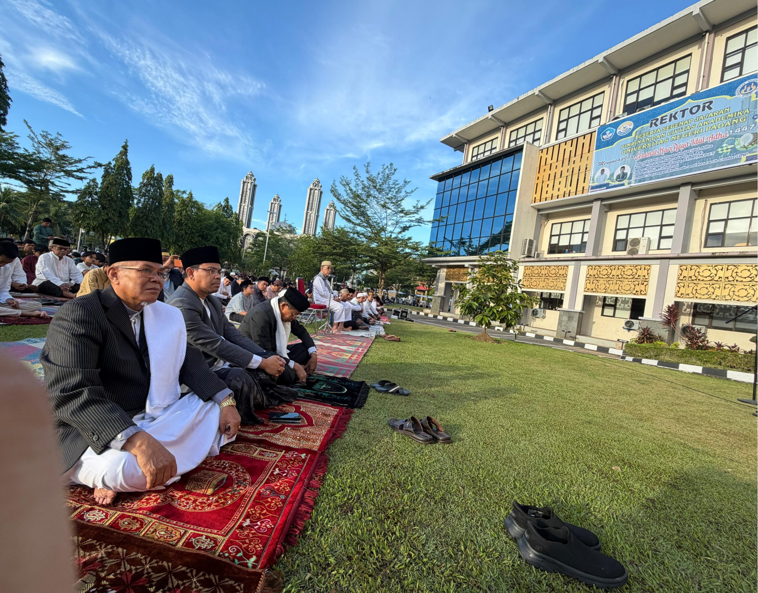 sholat-idul-adha-1447-h-di-unp,-khatib-tekankan-nilai-tauhid-melalui-ilmu-pengetahuan