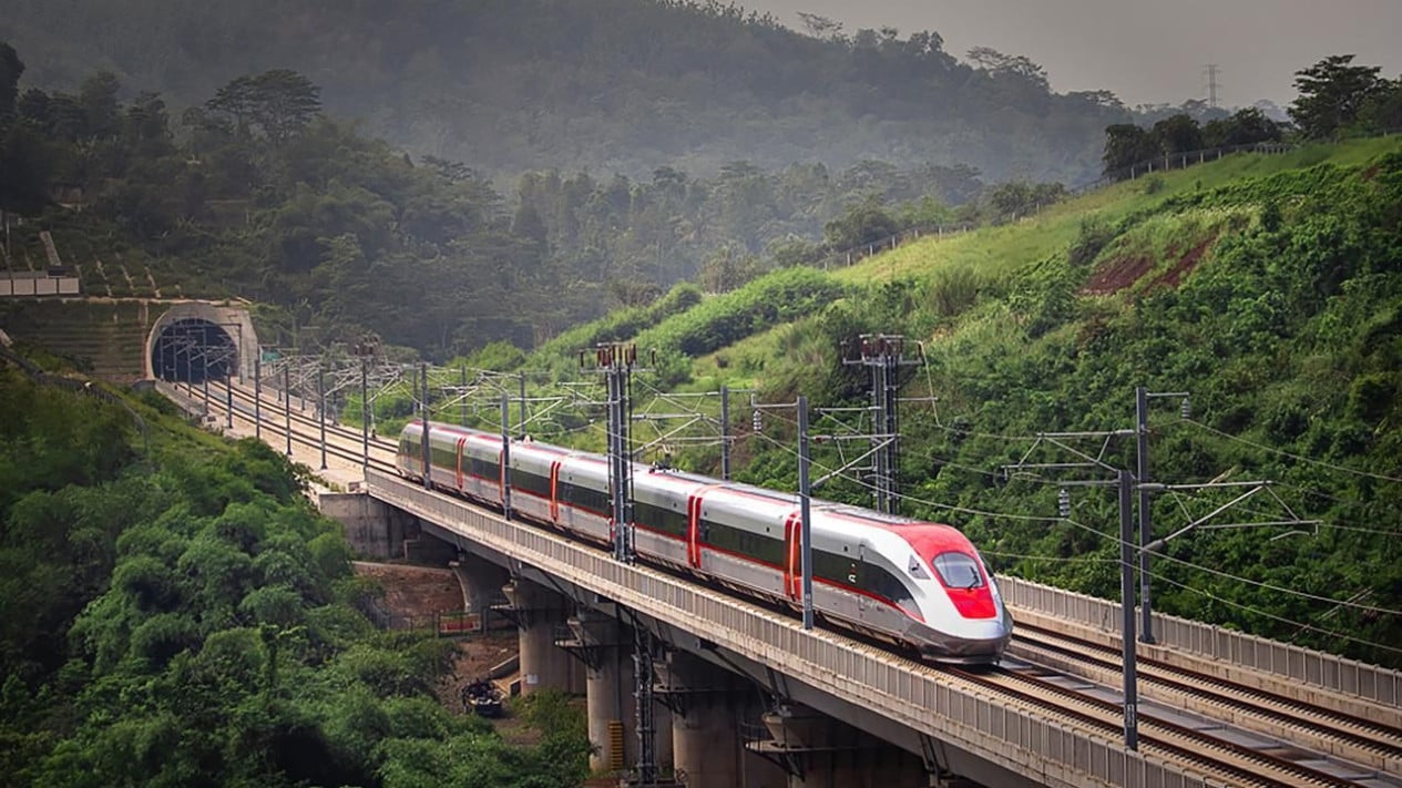prabowo-tunjuk-ahy-jadi-ketua-komite-kereta-cepat-jakarta-bandung