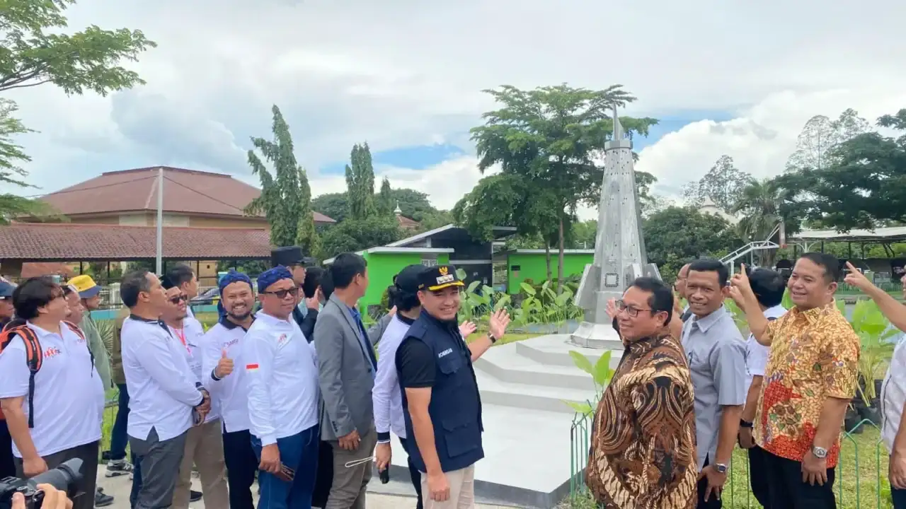 monumen-media-siber-dipercantik,-smsi-apresiasi-gerak-cepat-wali-kota-cilegon