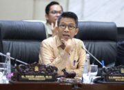 Ketua Komisi XI DPR RI Mukhamad Misbakhun, saat memimpin Rapat Dengar Pendapat (RDP) Komisi XI DPR RI terkait laporan kinerja SMV Kementerian Keuangan Tahun 2025 bersama LPEI di Kompleks Parlemen, Senayan, Jakarta, Senin (25/05/2026). Foto: Septamares/Karisma