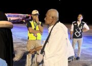 Jemaah haji Kloter 12 Embarkasi Padang resmi menjadi rombongan perdana gelombang II yang diterbangkan menuju Jeddah, Arab Saudi, Kamis (7/5/2026) dini hari.