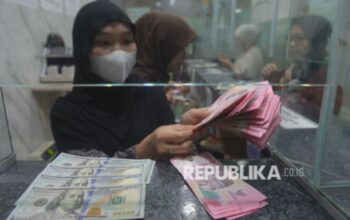 Rupiah Melemah ke Rp17.881, Pasar Cermati Harga Minyak dan Suku Bunga