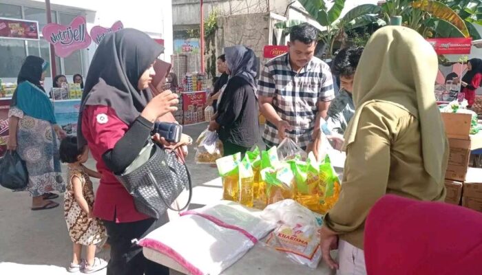 Pemko Padang Gulirkan Pasar Murah Tekan Inflasi Jelang Iduladha