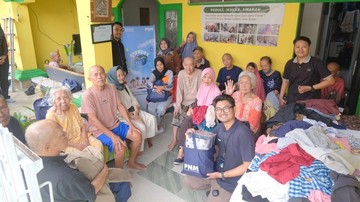pnm-salurkan-donasi-pakaian-bagi-disabilitas-dan-lansia