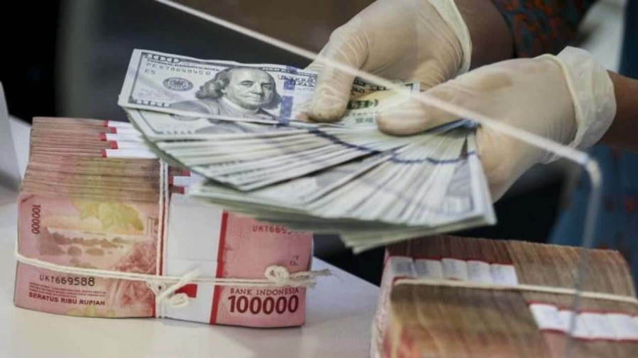 rupiah-masih-merosot-ke-rp17.839-per-dolar-as,-sentimen-geopolitik-dan-inflasi-jadi-tekanan