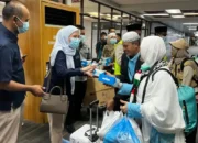sambut-jemaah-haji-di-bim,-imelda-sari-minta-layanan-fast-track-diterapkan-di-lebih-banyak-bandara
