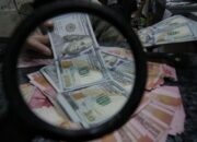 ekonom-ramal-rupiah-tembus-rp25-ribu-pada-akhir-2026
