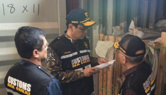 Menkeu Perintahkan Percepatan Layanan Urai Penumpukan Kontainer Tanjung Priok
