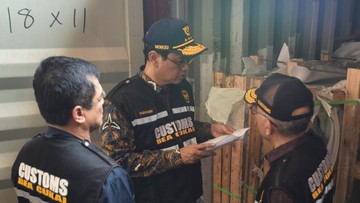 purbaya-sidak-ke-tanjung-priok-buntut-laporan-3.100-kontainer-numpuk