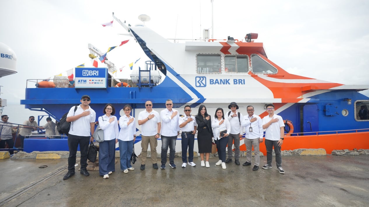 teras-kapal-bri-hadirkan-layanan-perbankan-ke-masyarakat-di-pulau-kecil-dan-pesisir