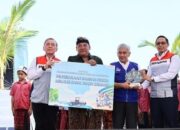komut-pertamina-luncurkan-kapal-pintar-pembersih-sampah-laut-di-bali