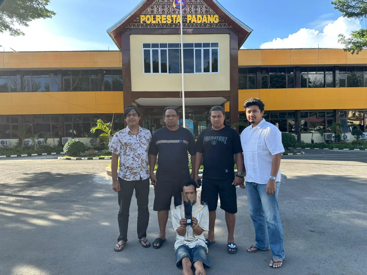 polresta-padang-ringkus-pelaku-pencurian-ponsel-garin-masjid