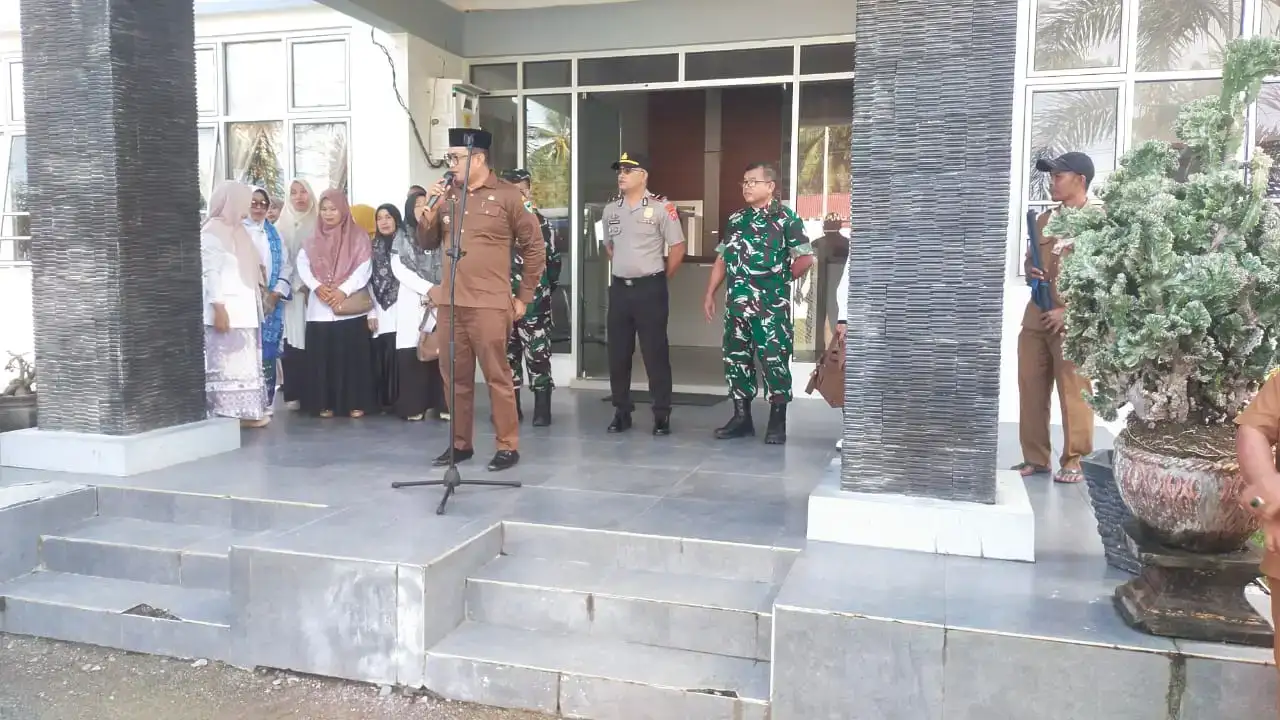 camat-bayang-yuhendro-lepas-pawai-ta’aruf-sambut-1-muharam-1448-h