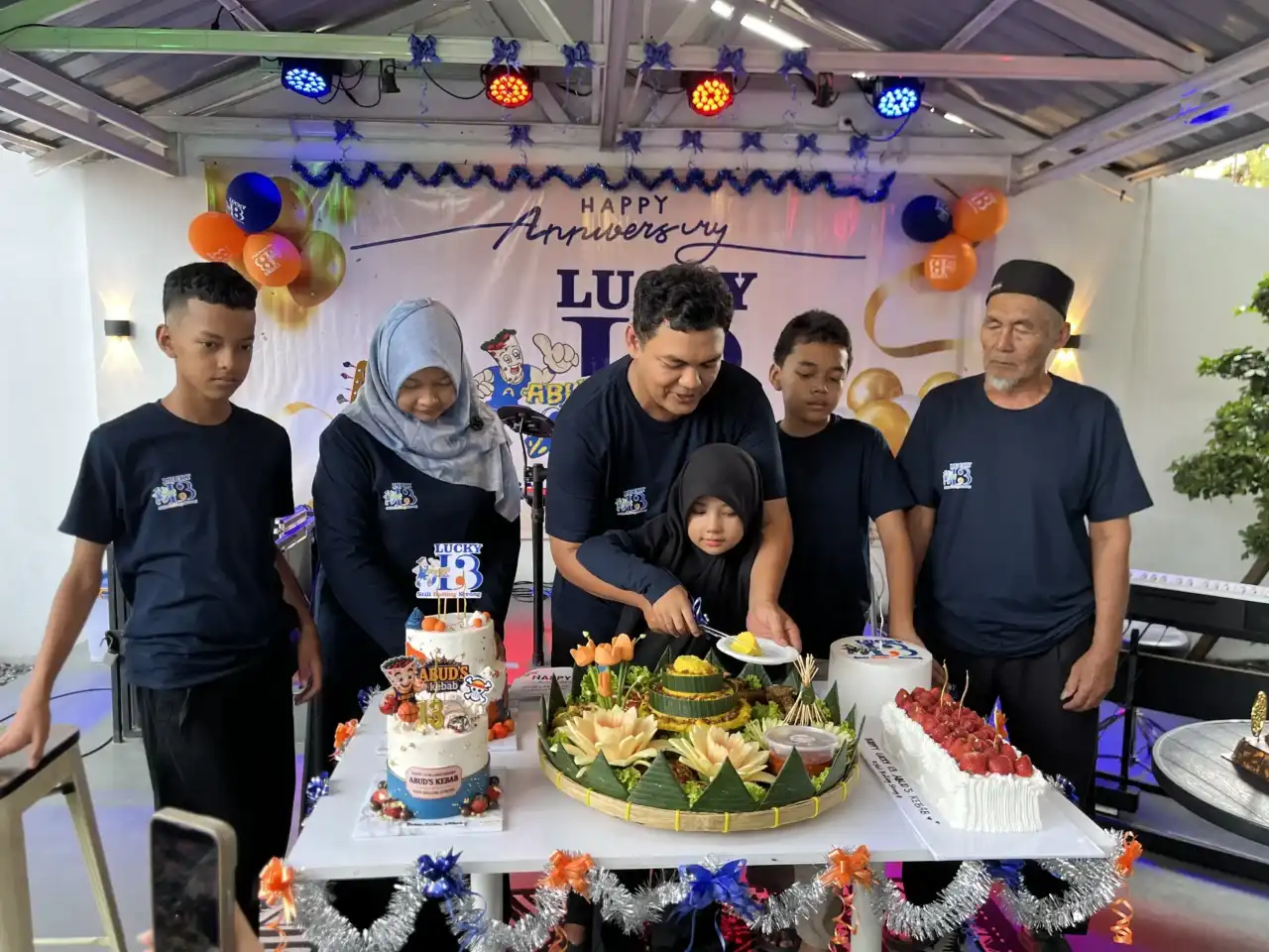 syukuran-hut-ke-13-abud’s-kebab,-miliki-53-outlet-dan-serap-160-karyawan-di-empat-provinsi