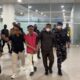 ditangkap-di-jakarta,-dpo-kasus-dugaan-korupsi-bsn-tiba-di-bim-langsung-dibawa-ke-kajati-sumbar