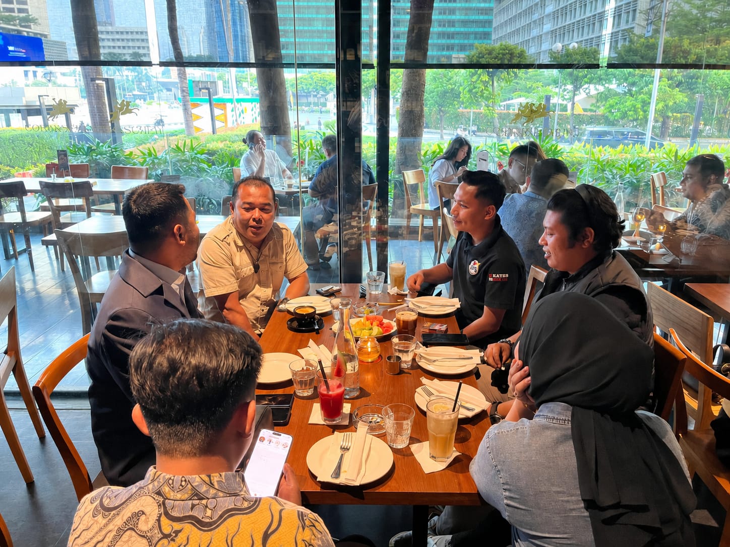 ngopi-sore-bareng-jps,-zigo-rolanda-bicara-tentang-sumbar-dan-perjuangan-untuk-rakyat