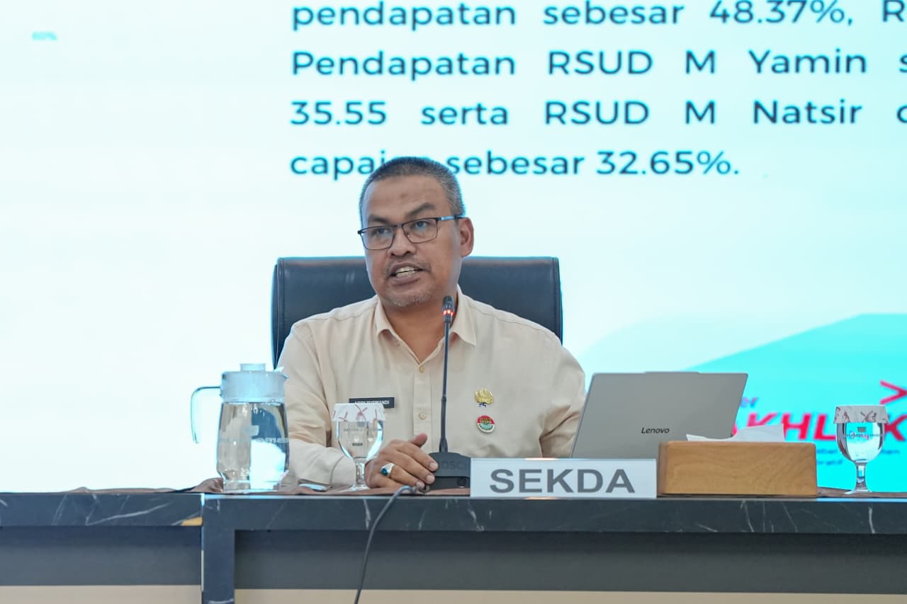 pemprov-sumbar-gulirkan-gerakan-ayah-mengantar-anak-ke-sekolah