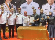 perkuat-ekonomi-perantau,-bank-nagari-teken-kerja-sama-strategis-dengan-ikm-dan-umkm-di-riau