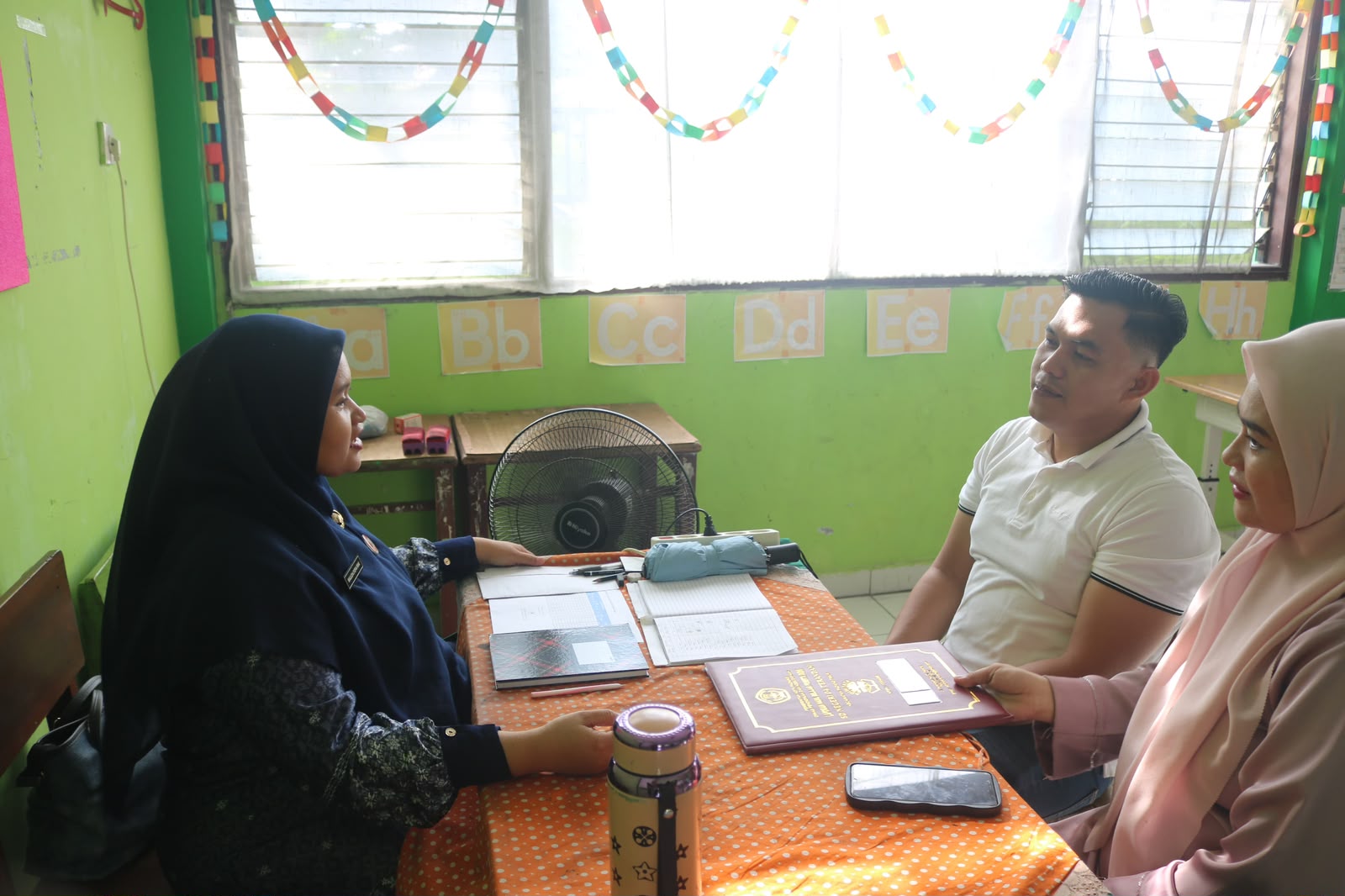 sdn-04-terandam-laksanakan-gerakan-ayah-ambil-rapor-anak