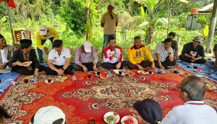 Warga Pabasko Merawat Tradisi Lewat Lomba Layang-Layang Baradaik