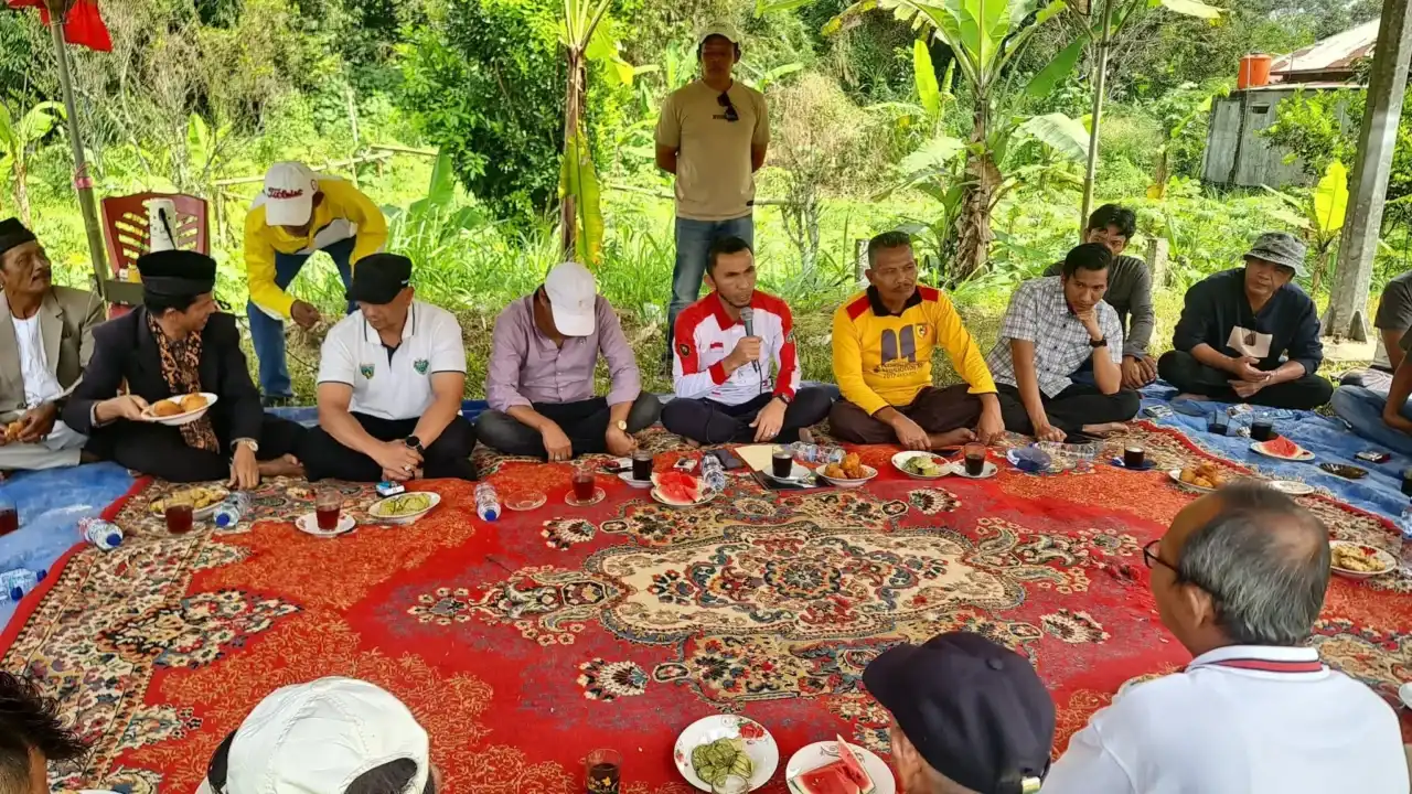 warga-padang-panjang-lestarikan-budaya-melalui-lomba-layang-layang-baradaik