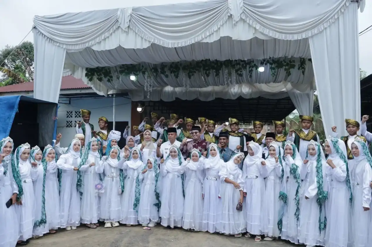 wawako-payakumbuh-hadiri-khatam-al-qur’an-47-santri-di-mushalla-darul-hikmah