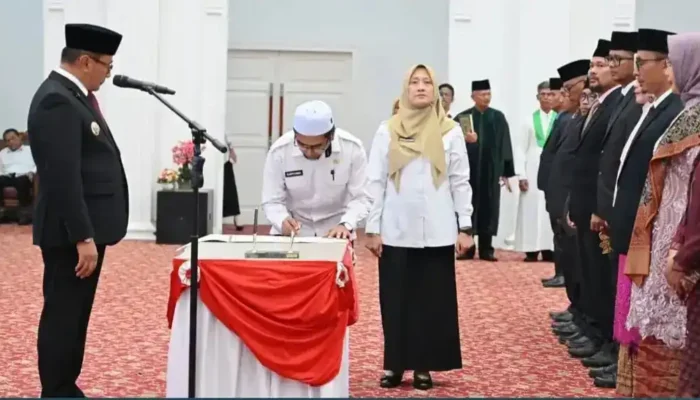 Wali Kota Bukittinggi Lantik 53 Pejabat dan Kepala Sekolah