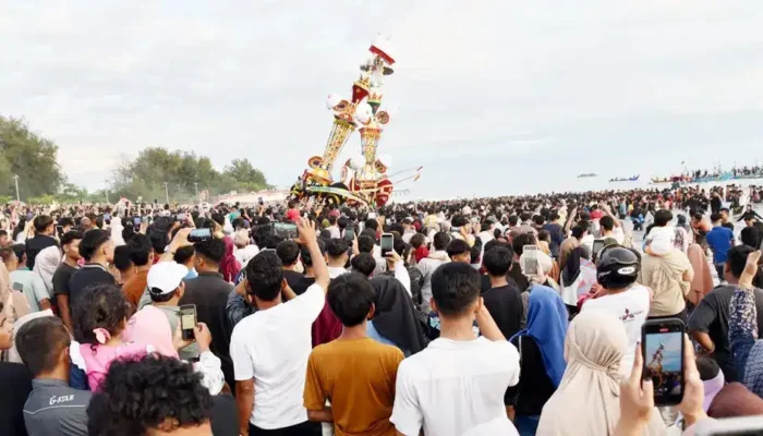 Pesona Hoyak Tabuik Pariaman Masuk Daftar Karisma Event Nusantara