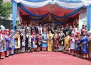 ketua-dprd-payakumbuh-buka-mambangkik-tradisi-adat-di-nagori-koto-nan-gadang