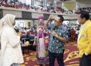 bekali-calon-wisudawan-informasi-peluang-kerja,-unp-hadirkan -basko-dan-ummi-harnelli-bahar