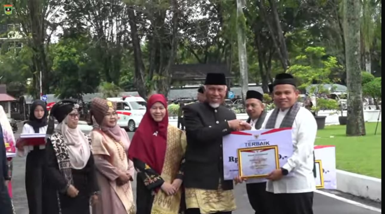 marwansyah-raih-penghargaan-asn-model-ketahanan-keluarga-tingkat-provinsi-sumbar-2026
