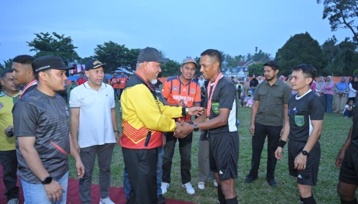 Mahyeldi Optimalkan Turnamen Sepak Bola Cetak Atlet Unggul Sumbar