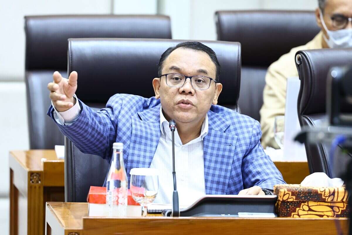 Ketua Komisi VII DPR RI Saleh Partaonan Daulay, dalam agenda Rapat Kerja Komisi VII DPR RI dengan Menteri Pariwisata Widiyanti Putri Wardhana di Kompleks Parlemen, Senayan, Jakarta, Rabu (3/6/2026). Foto: Farhan/Karisma