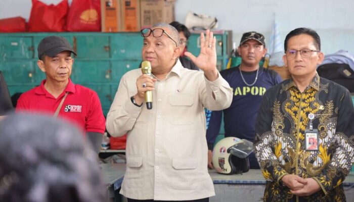 Wamenaker Fasilitasi Mediasi Kasus PHK PT Amos Indah Indonesia