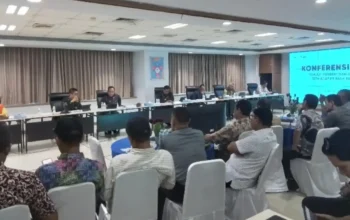Konferensi pers terkait temuan BPK di Kantor Pusat Bank Nagari, Padang, Kamis (4/6/2026). Foto : Arunala