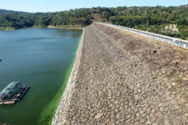 Pemandangan bendungan besar di Indonesia sebagai infrastruktur cadangan air nasional.