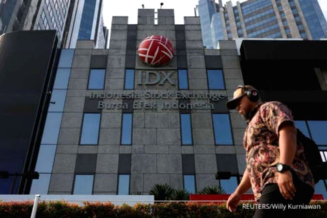 Gedung Bursa Efek Indonesia di Jakarta dengan latar belakang area perkantoran